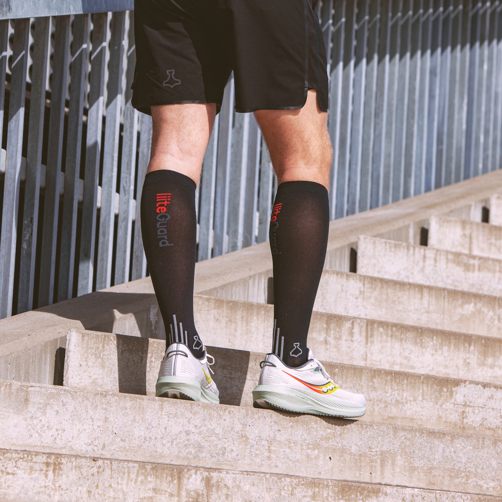 liiteGuard SHIN-TECH GRIP RUNNING SOCK Lange strømper Black