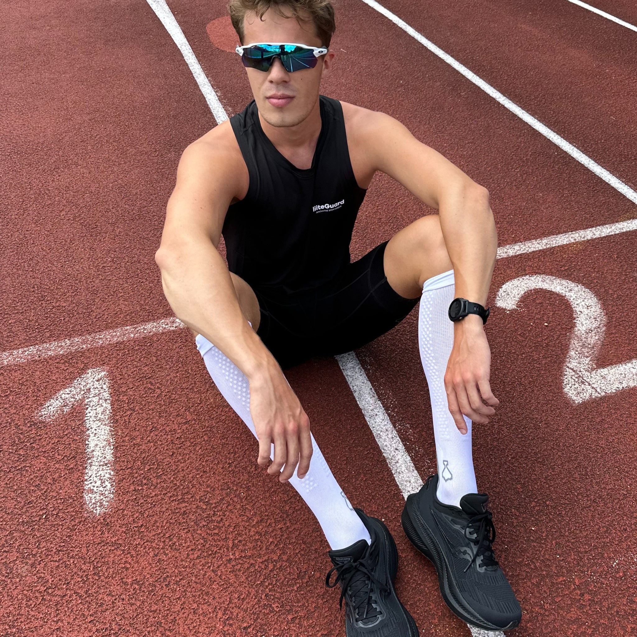 liiteGuard SHIN-TECH GRIP RUNNING SOCK Lange strømper White