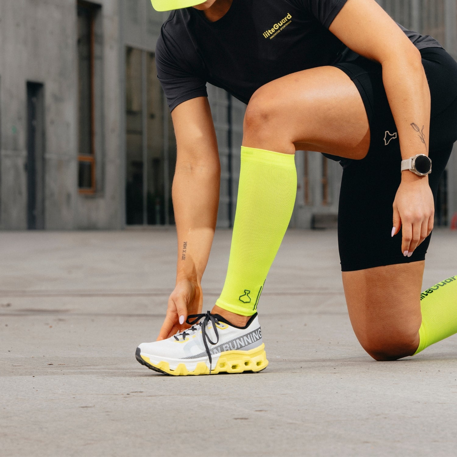 liiteGuard SHIN-TECH VISION COMPRESSION CALF SLEEVES Leg sleeve Neon Yellow