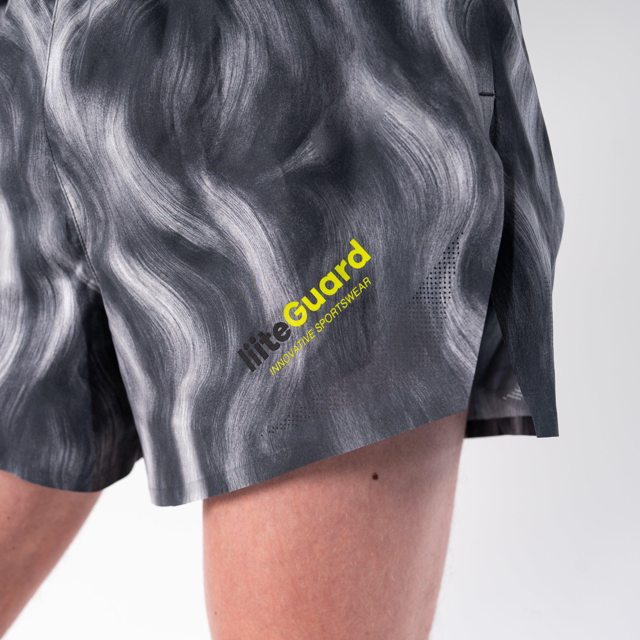 liiteGuard RACE SPLIT SHORTS (MEN) Shorts Grey AOP